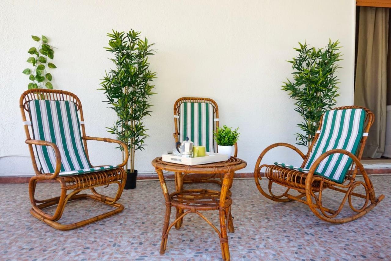 Villa Aurelia -Seafront Apartment With Patio Flumini di Quartu Exterior foto